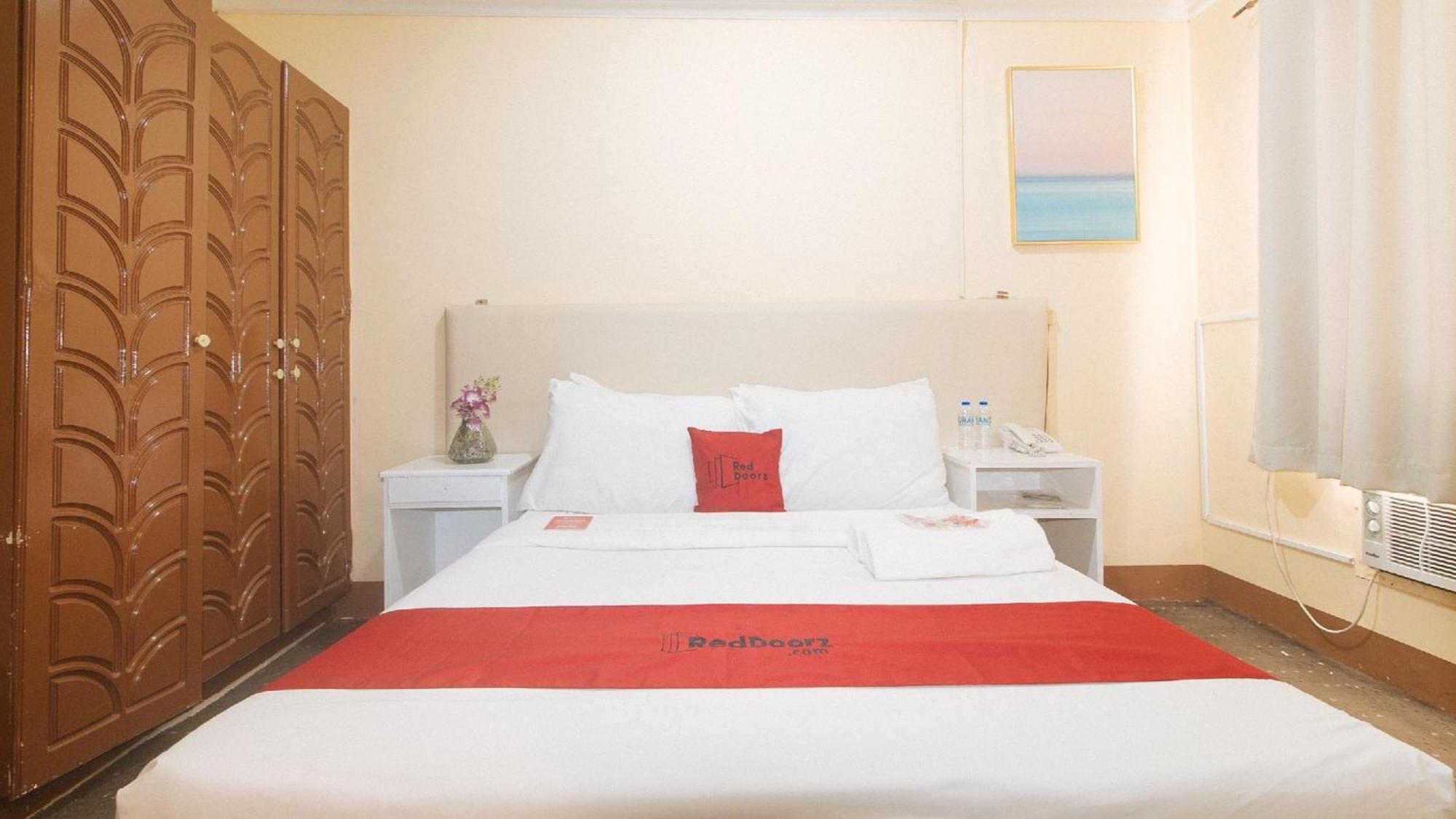 Reddoorz Premium At The Grand Peninsula Suites Balanga Екстериор снимка