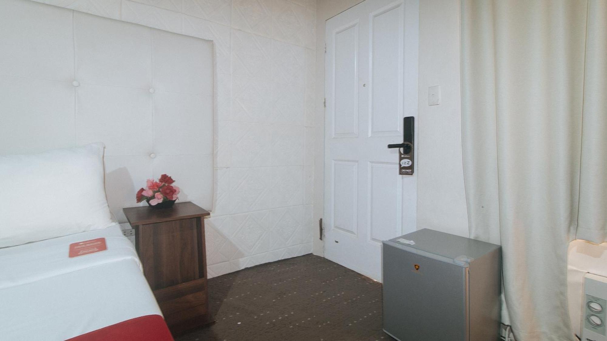 Reddoorz Premium At The Grand Peninsula Suites Balanga Екстериор снимка