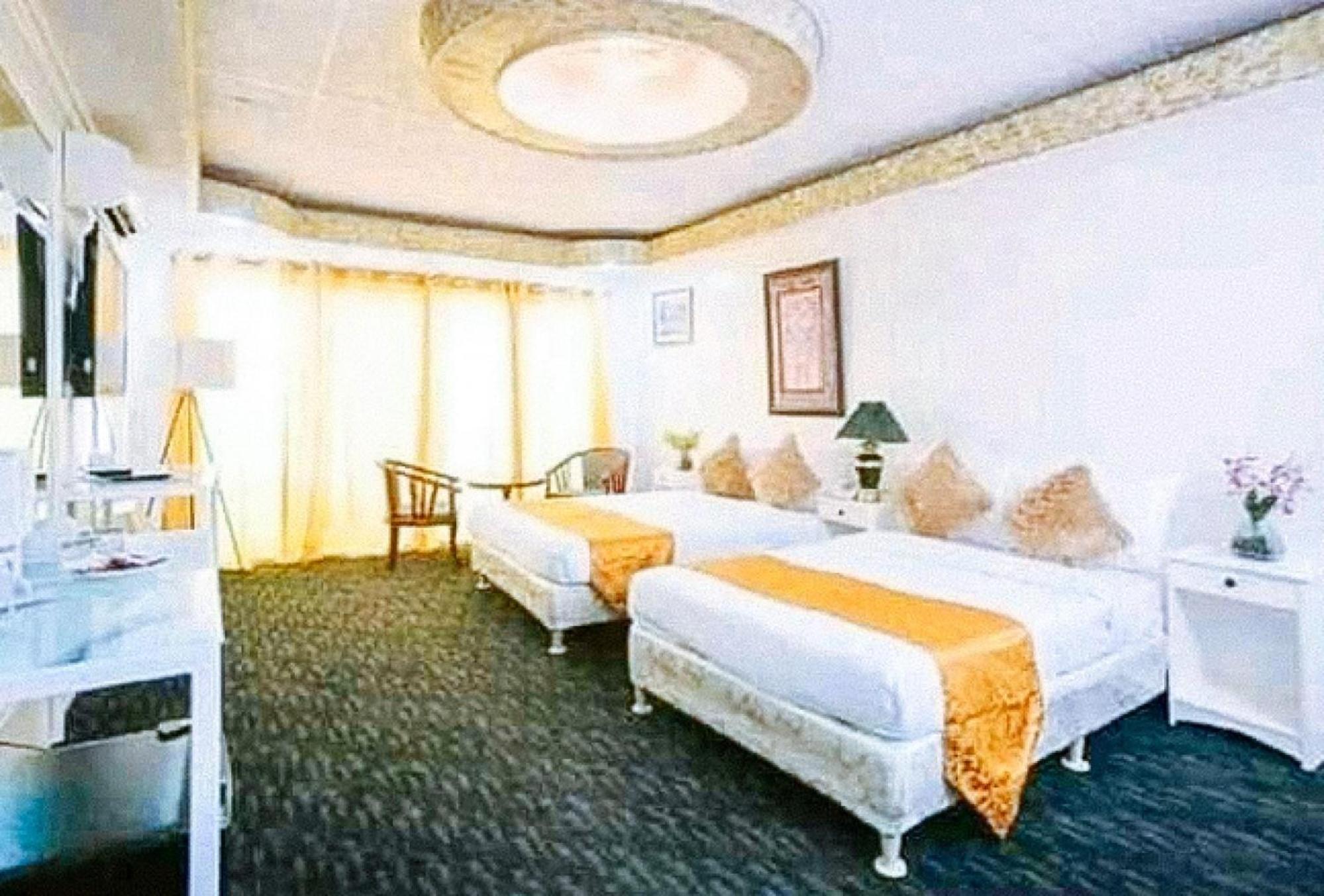 Reddoorz Premium At The Grand Peninsula Suites Balanga Екстериор снимка